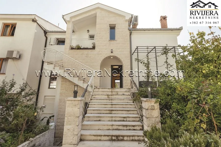 Prodaja, trosoban stan, 152m², Savina, Herceg Novi