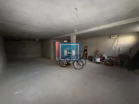 Prodaja, kuća, 350m², Centar, Jagodina - image 23