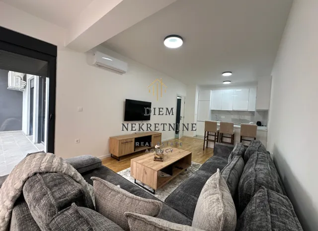 Izdavanje, dvosoban stan, 65m², Stari Aerodrom, Podgorica