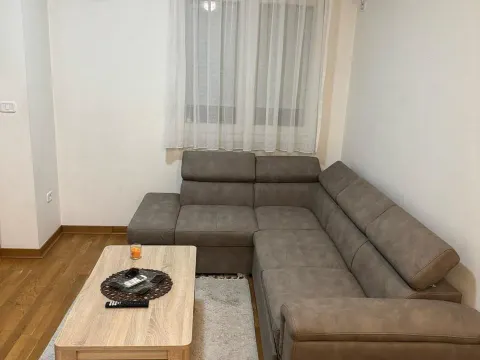 Izdavanje, jednosoban stan, 45m², City Kvart, Podgorica - image 2