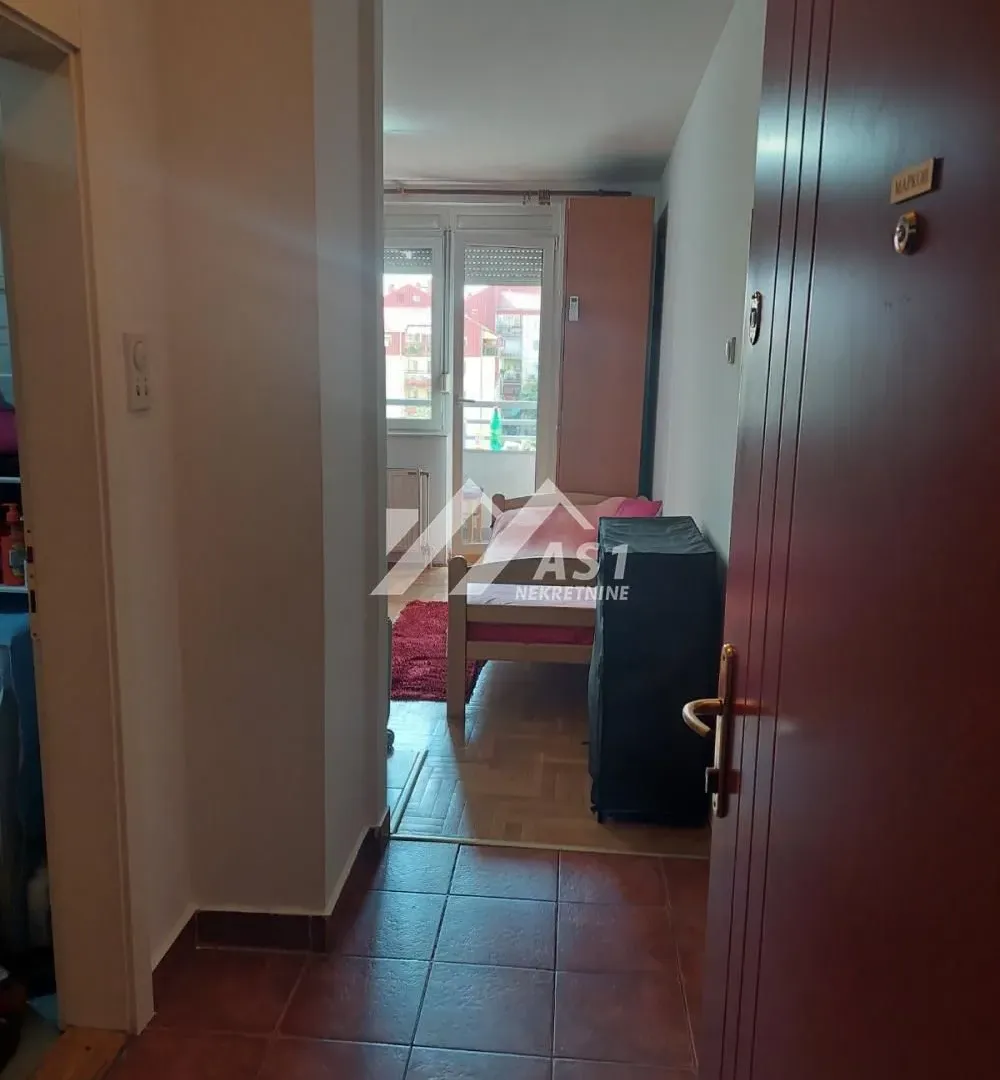 Izdavanje, stan, 25m², Grbavica, Novi Sad Sve Podlokacije