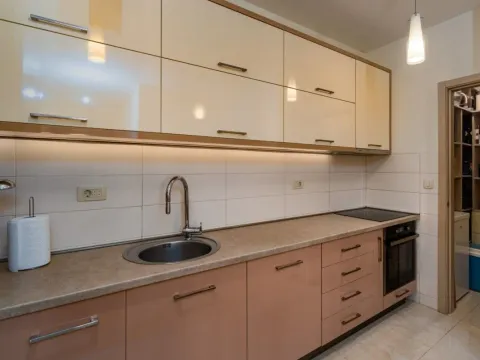 Prodaja, dvosoban stan, 72m², City Kvart, Podgorica - image 3