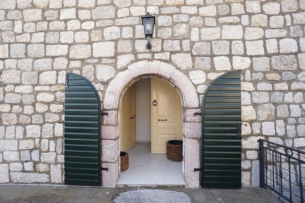 Prodaja, kuća, 400m², Šušanj, Bar