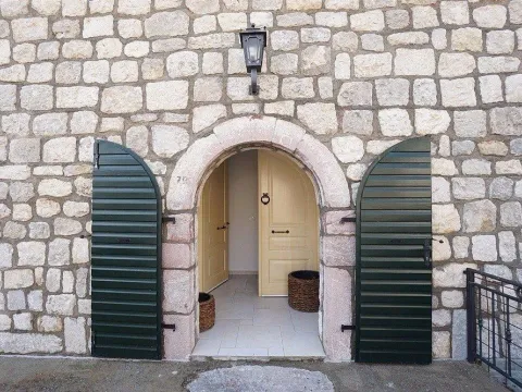 Prodaja, kuća, 400m², Šušanj, Bar - image 7