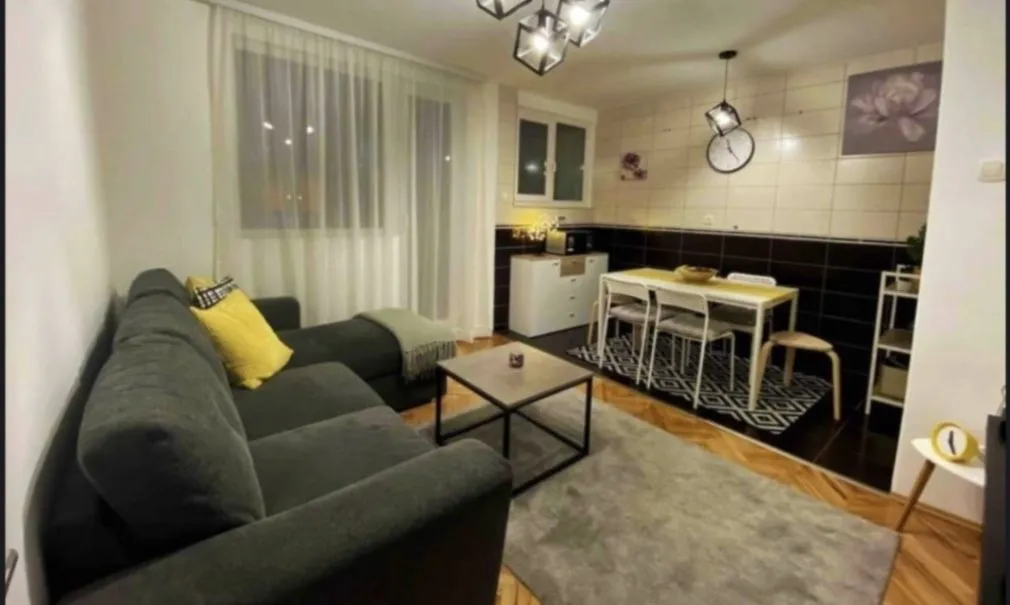 Izdavanje, dvosoban stan, 59m², Centar, Kolašin