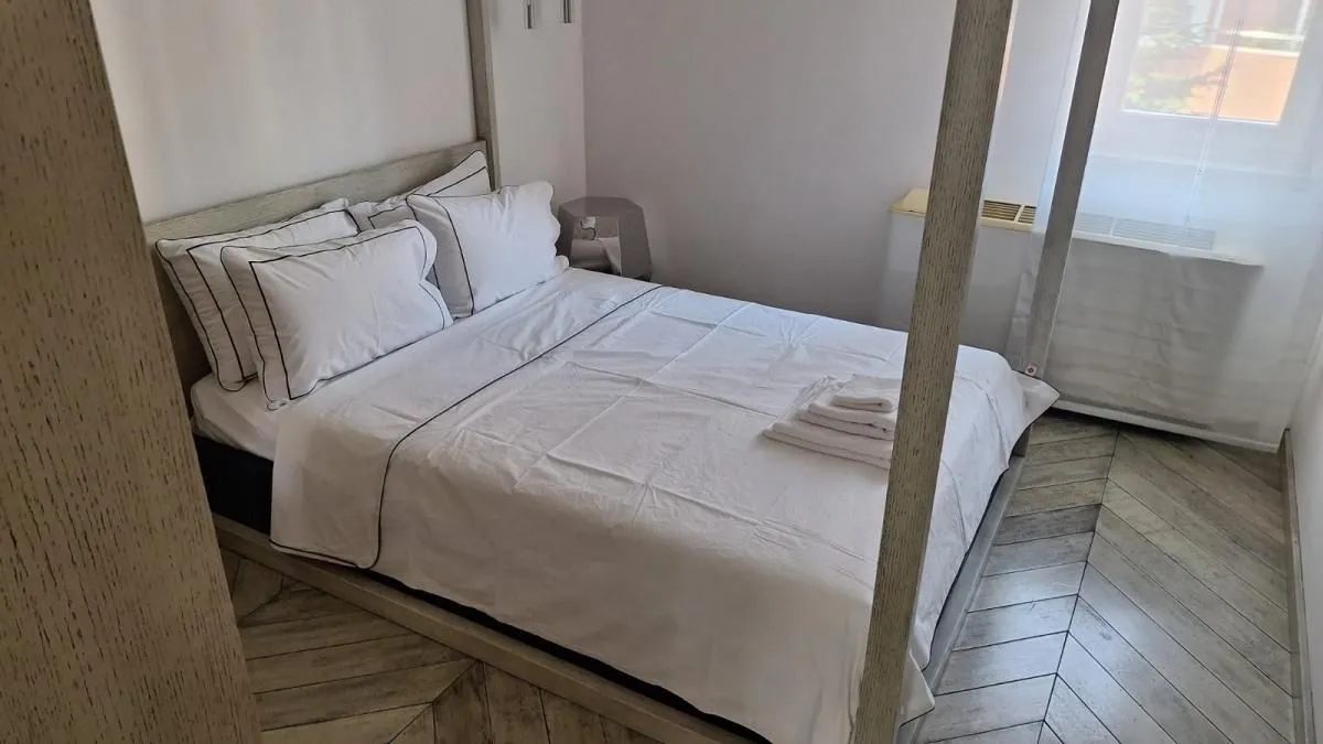 Rent, four bedroom apartment, 270m², Kalenić Pijaca, Vračar Sve Podlokacije