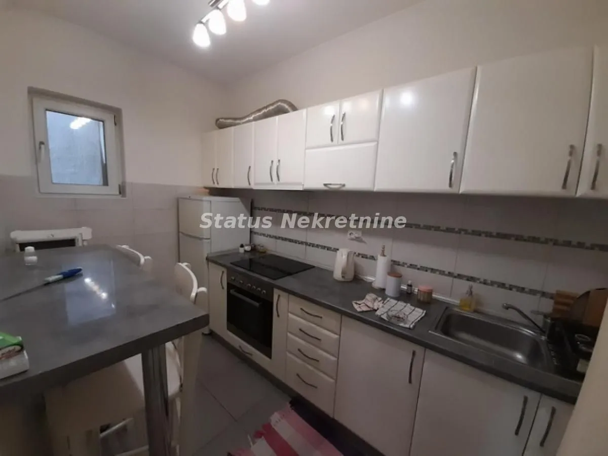 Izdavanje, trosoban stan, 78m², Avijatičarsko naselje, Novi Sad Sve Podlokacije