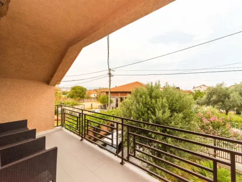 Izdavanje, trosoban stan, 100m², Gornja Gorica, Podgorica - image 4