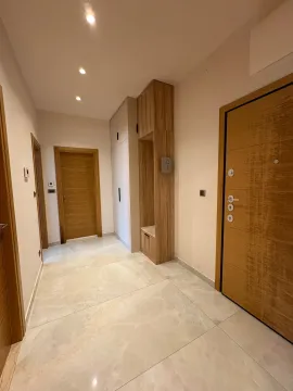 Izdavanje, dvosoban stan, 75m², Kod Capital Plaze, Podgorica - image 9