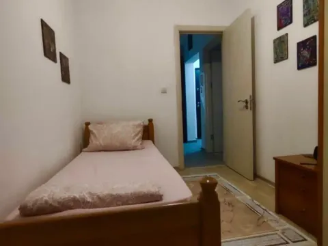 Izdavanje, dvosoban stan, 50m², City Kvart, Podgorica - image 9