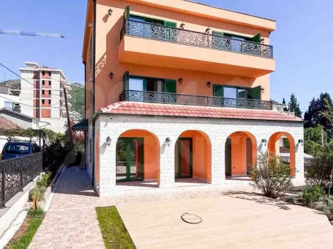 Rent, two bedroom apartment, 82m², Donja Lastva, Tivat - image 13