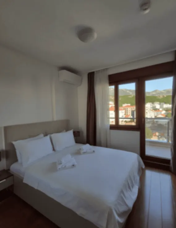 Rent, three bedroom apartment, 120m², Bečići, Budva