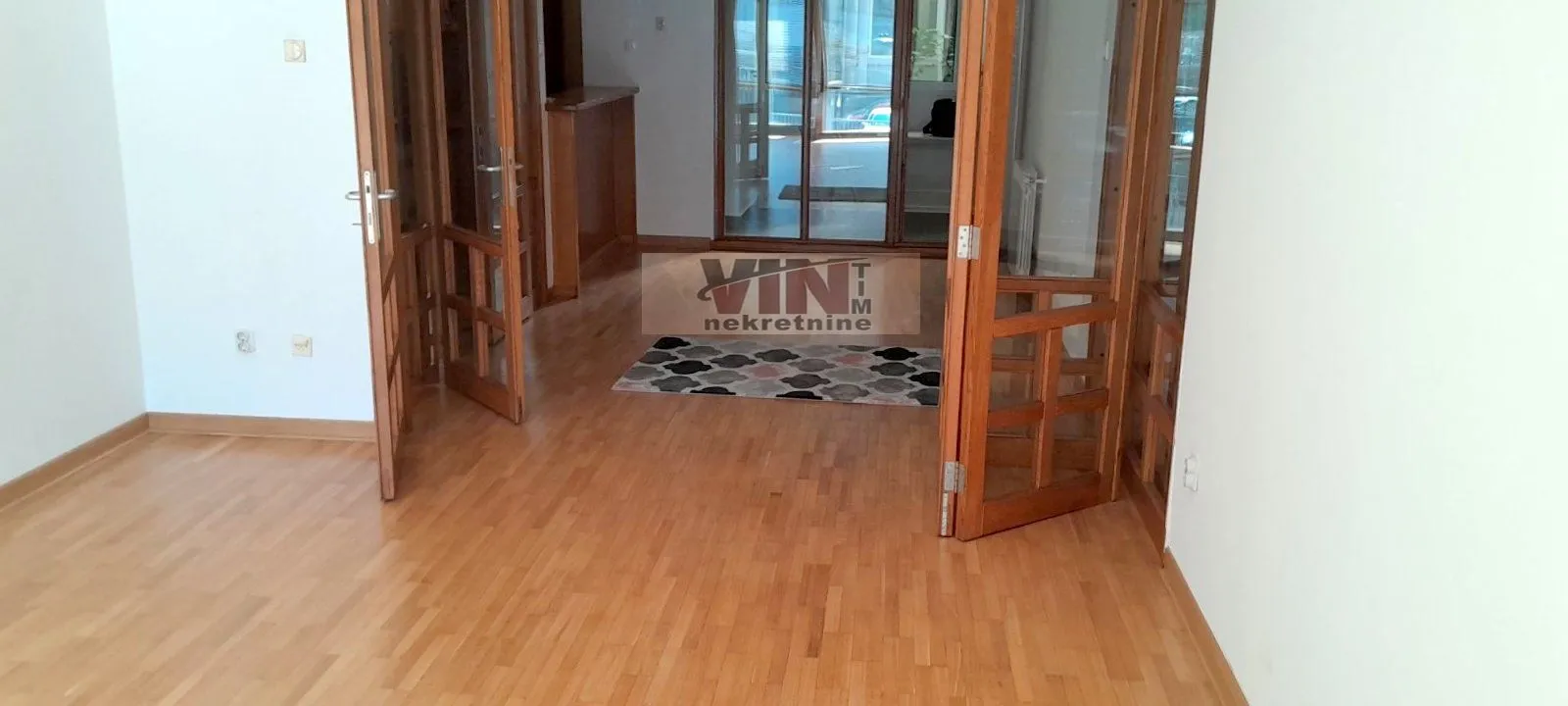 Izdavanje, trosoban stan, 85m², Altina, Beograd