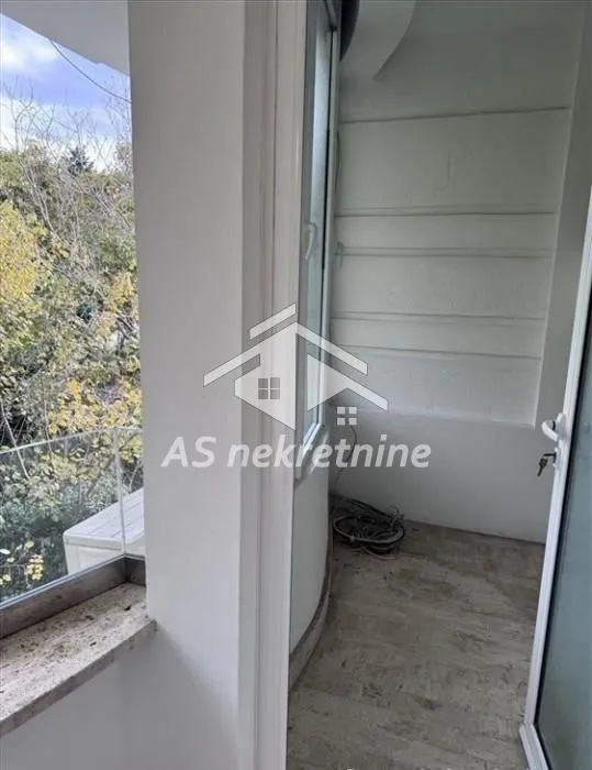 Izdavanje, stan, 220m², Savski Venac, Beograd