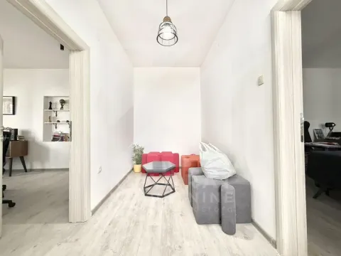 Rent, office space, 60m², Stari Aerodrom, Podgorica - image 9