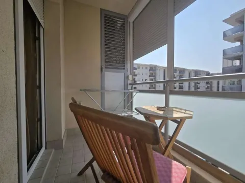 Izdavanje, jednosoban stan, 50m², City Kvart, Podgorica - image 13