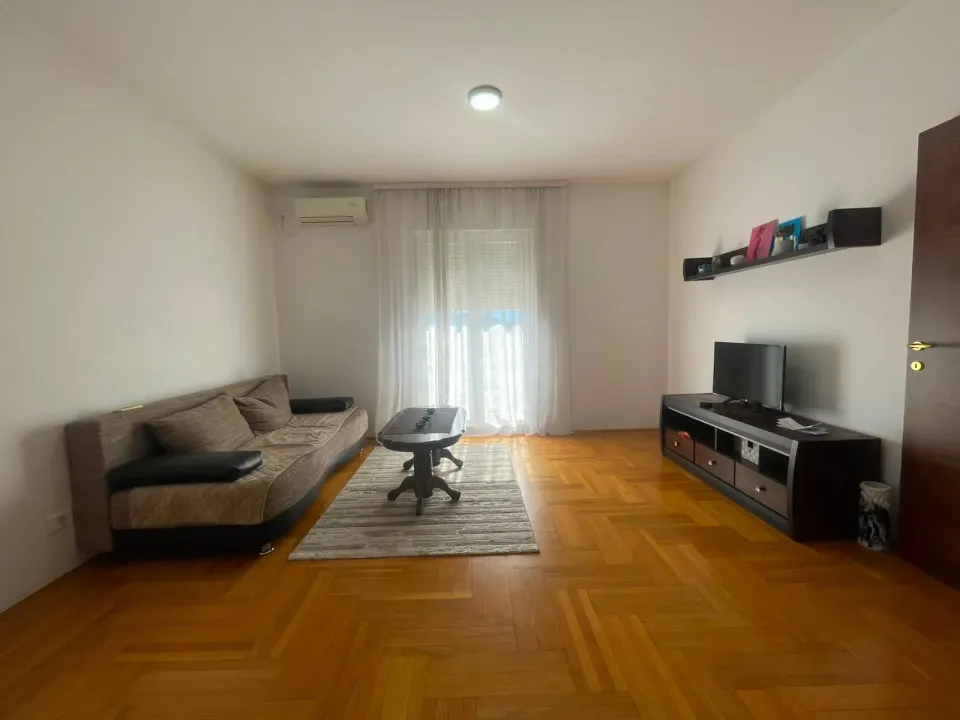 Rent, one bedroom apartment, 48m², Stari Aerodrom, Podgorica