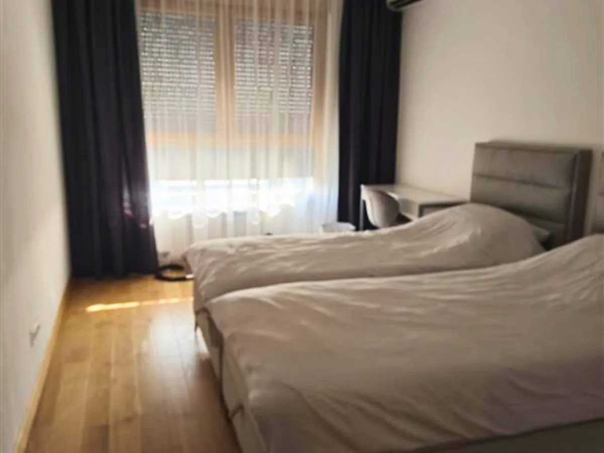 Izdavanje, trosoban stan, 80m², Novi Beograd Sve Podlokacije, Beograd