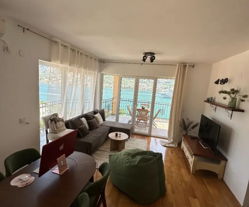 Rent, three bedroom apartment, 77m², Muo, Kotor