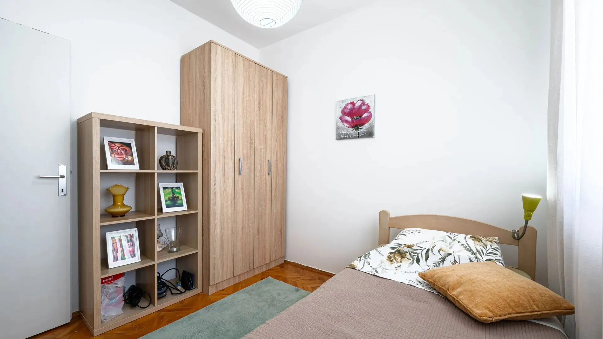 Izdavanje, trosoban stan, 100m², Dalmatinska ulica, Podgorica