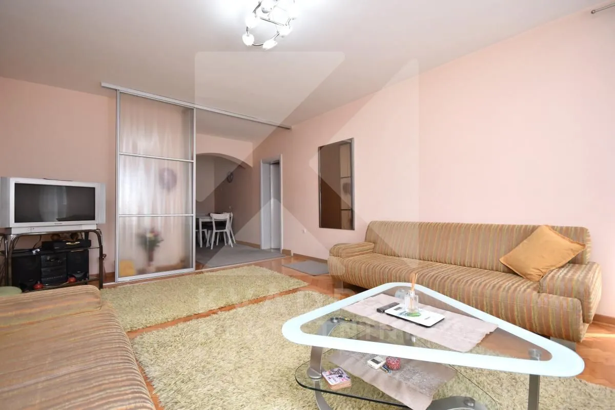 Prodaja, četvorosoban stan, 92m², Lepa Kata, Podgorica