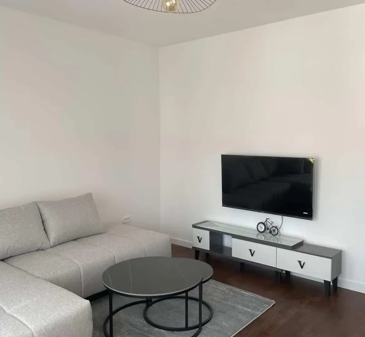 Izdavanje, jednosoban stan, 40m², City Kvart, Podgorica