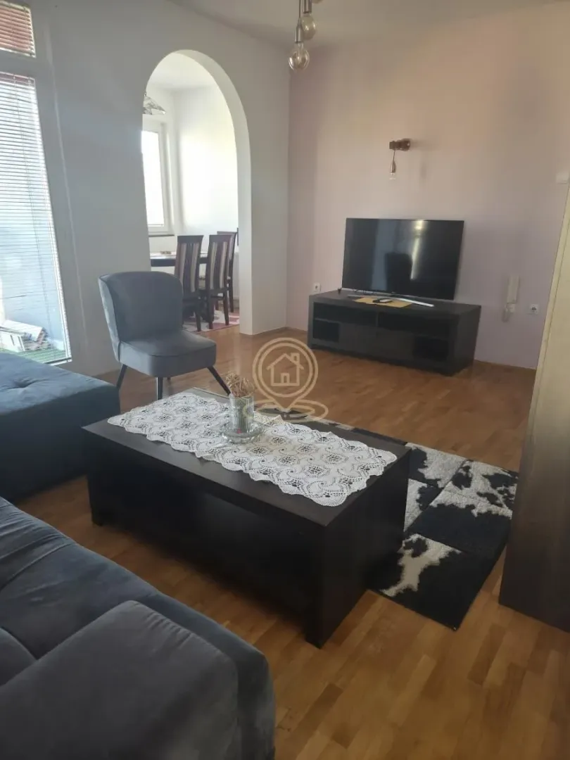 Izdavanje, četvorosoban stan, 90m², Medijana, Niš