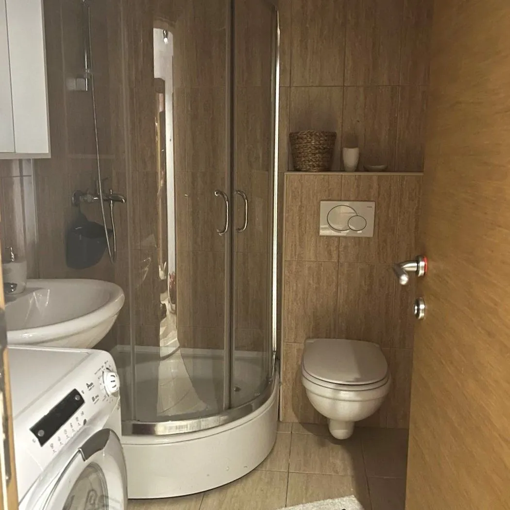 Izdavanje, stan, 65m², Krivi Most, Podgorica