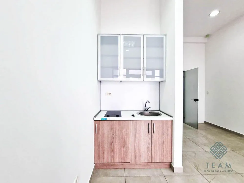 Rent, office space, 101m², Tološka šuma, Podgorica