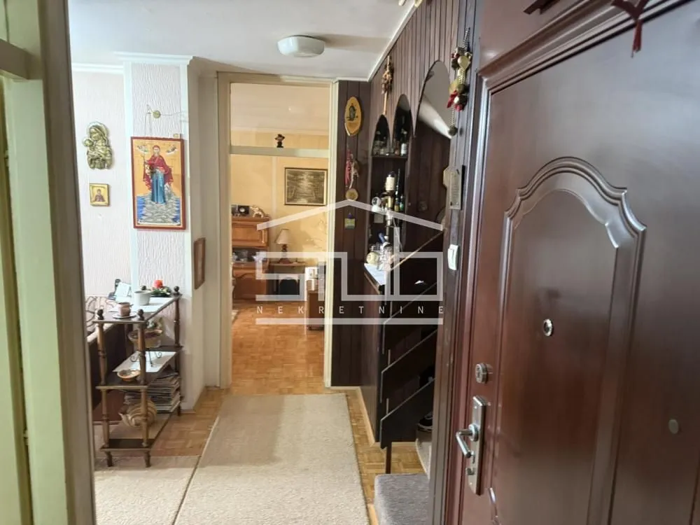 Prodaja, stan, 88m², Resnik, Beograd