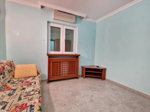 Rent, three bedroom apartment, 100m², Budva, Crna Gora - image 10