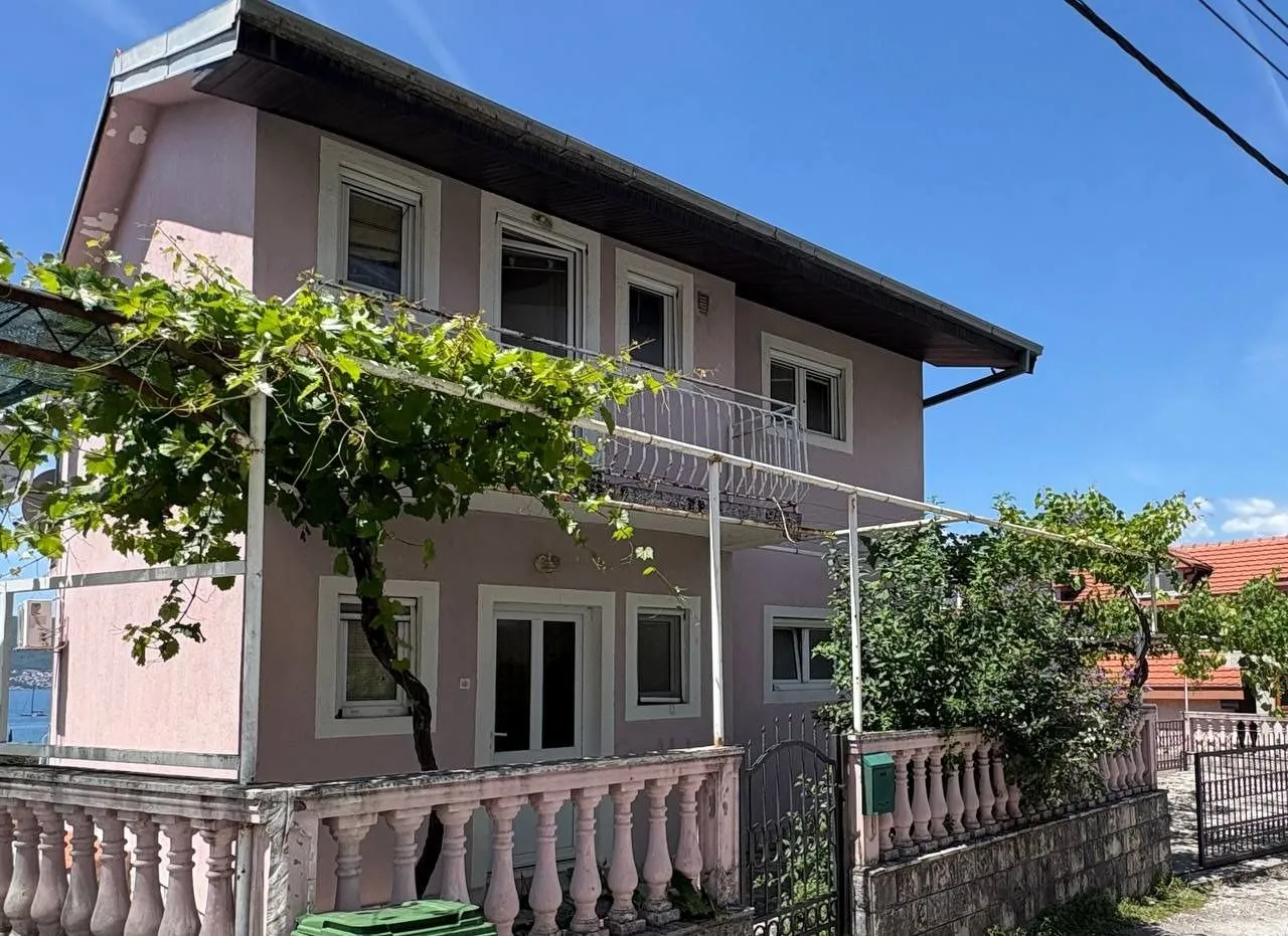 Prodaja, kuća, 180m², Tivat, Crna Gora