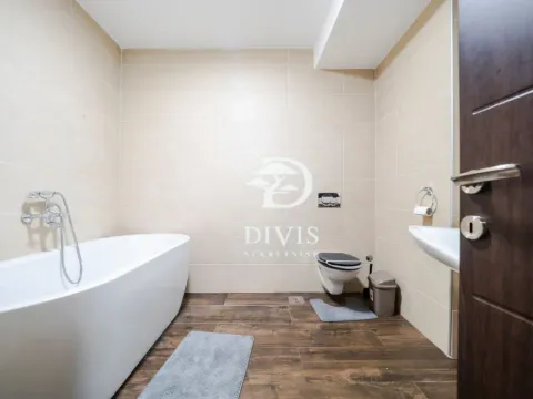 Izdavanje, trosoban stan, 111m², Vračar Hram, Vračar Sve Podlokacije - image 14