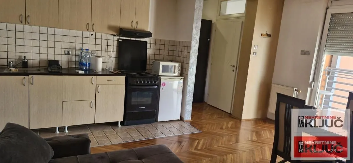 Izdavanje, dvosoban stan, 47m², Socijalno, Novi Sad Sve Podlokacije
