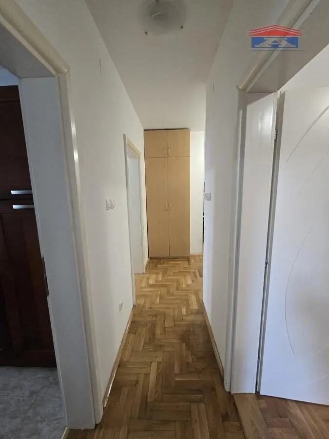 Izdavanje, trosoban stan, 64m², Sajmište, Novi Sad
