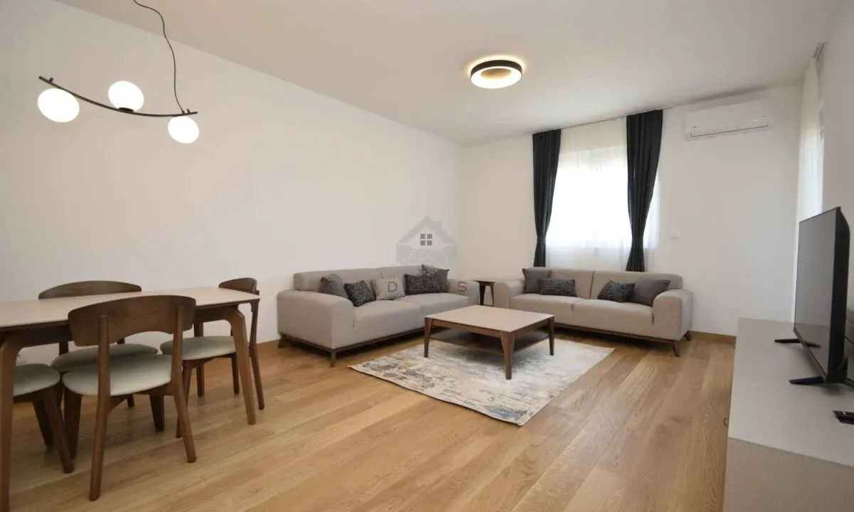 Izdavanje, dvosoban stan, 76m², New City, Podgorica