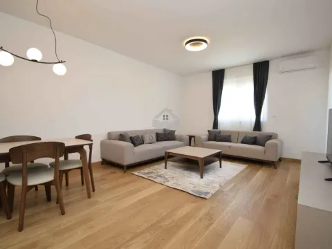 Izdavanje, dvosoban stan, 76m², New City, Podgorica