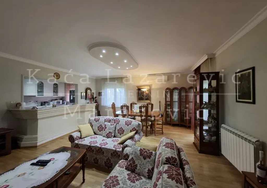 Prodaja, četvorosoban stan, 148m², Voždovac Sve Podlokacije, Beograd