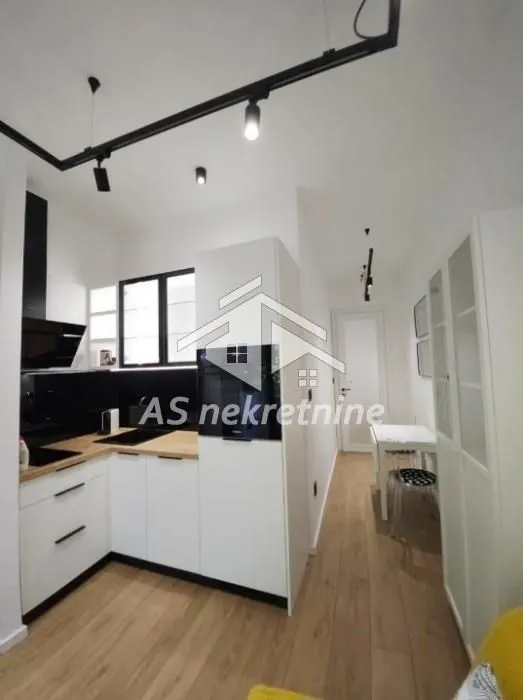Izdavanje, stan, 33m², Stari Grad, Beograd