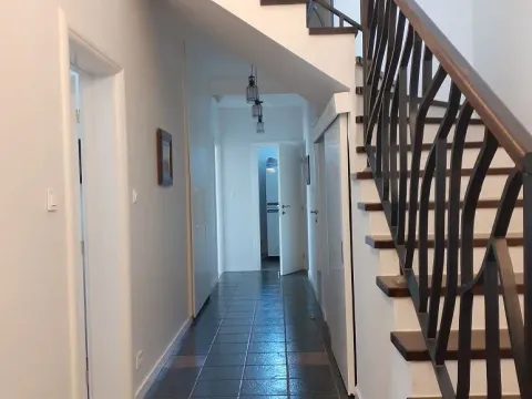 Izdavanje, kuća, 280m², Zvezdara Sve Podlokacije, Beograd - image 8