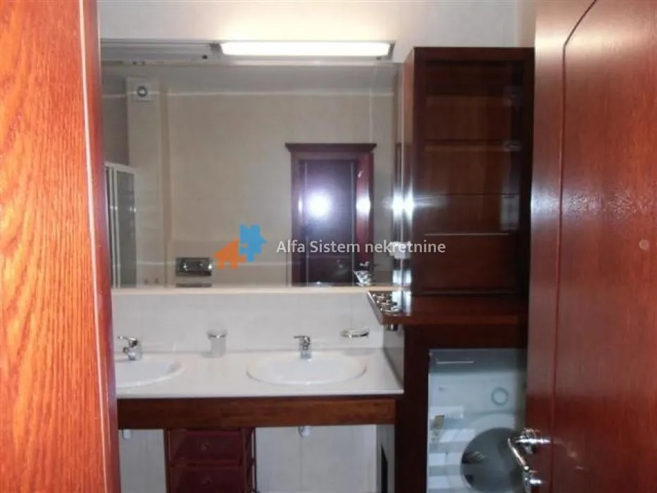 Rent, three bedroom apartment, 130m², Savski Venac, Beograd