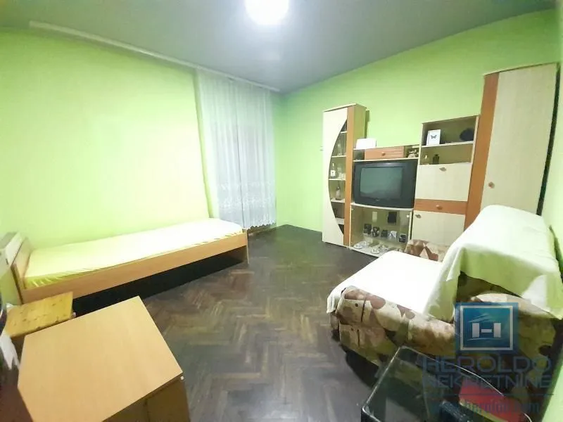 Prodaja, kuća, 310m², Tavrića obori, Jagodina