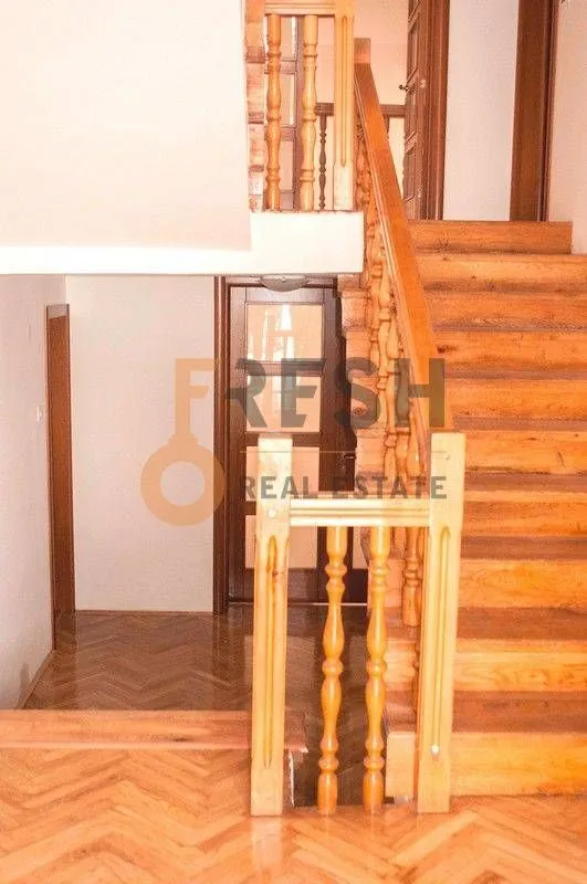Prodaja, kuća, 397m², Ostalo, Podgorica