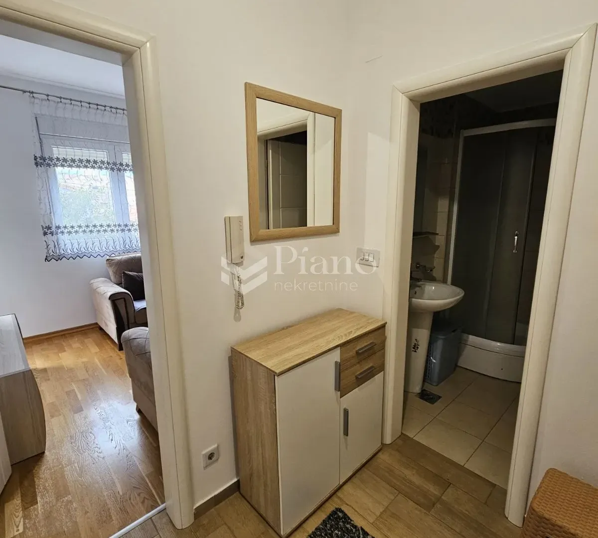 Rent, one bedroom apartment, 42m², Stari Aerodrom, Podgorica
