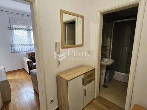 Rent, one bedroom apartment, 42m², Stari Aerodrom, Podgorica - image 9