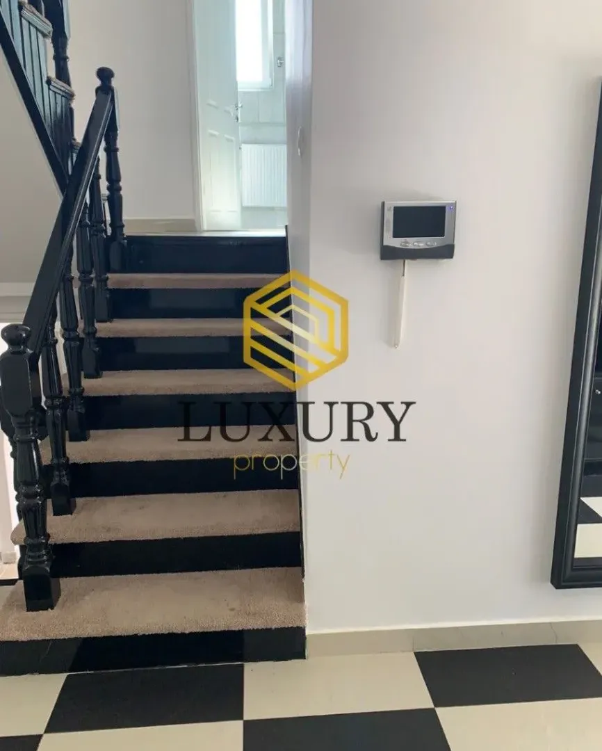Rent, house, 250m², Zagorič, Podgorica