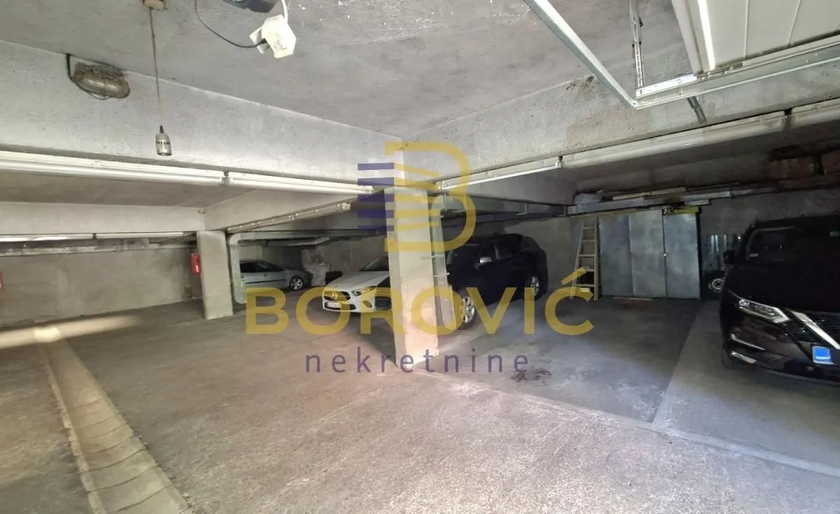 Rent, apartment, 220m², Savski Venac, Beograd