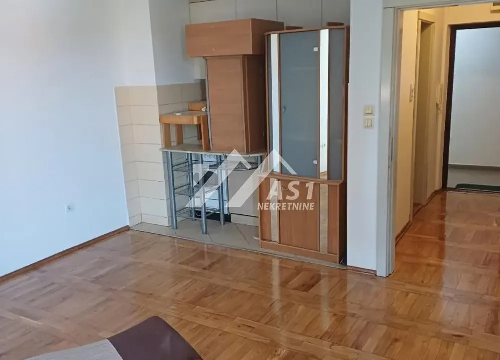 Rent, one bedroom apartment, 37m², Stari Majur, Petrovaradin