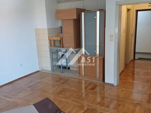 Rent, one bedroom apartment, 37m², Stari Majur, Petrovaradin