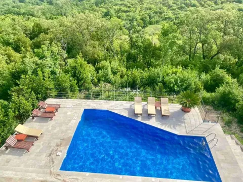 Rent, house, 100m², Kotor, Crna Gora - image 3